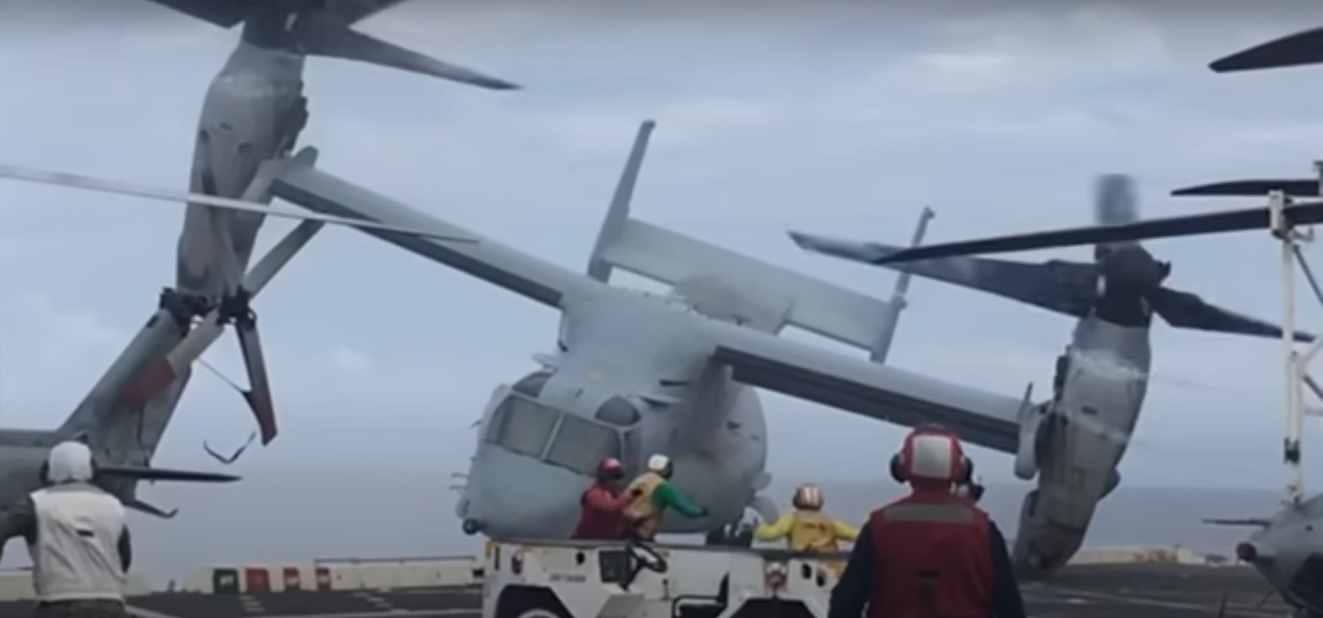 Pesawat Militer AS Jatuh 3 Tewas Belasan Luka