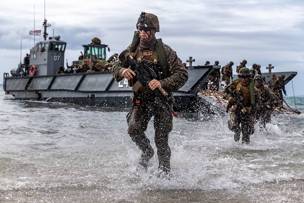 U.S. Marines conduct a simulated amphibious assault of exercise during Talisman Sabre 19 in Bowen, Australia, July 22, 2019.