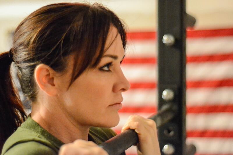Marine Corps promotes female officer's 'no nonsense' pullup plan